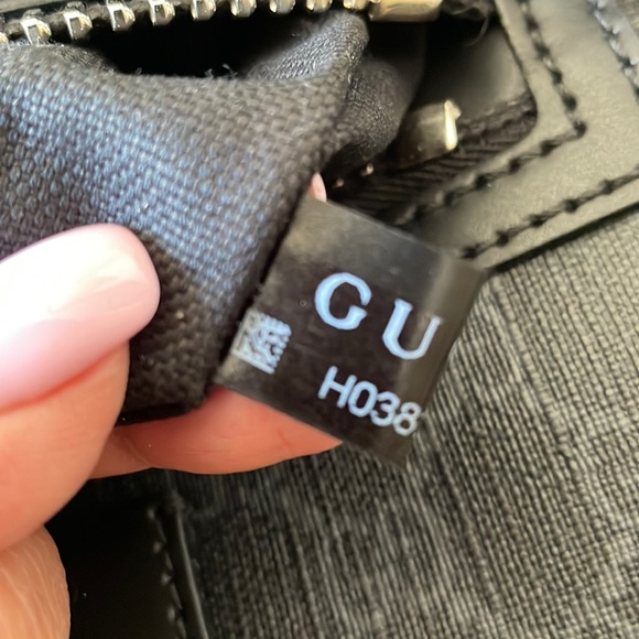 ❌(SOLD)❌NWT-AUTHENTIC UNISEX MESSENGER LEATHER BAG GUCCI, MADE IN ITALY. - Picture 7 of 17